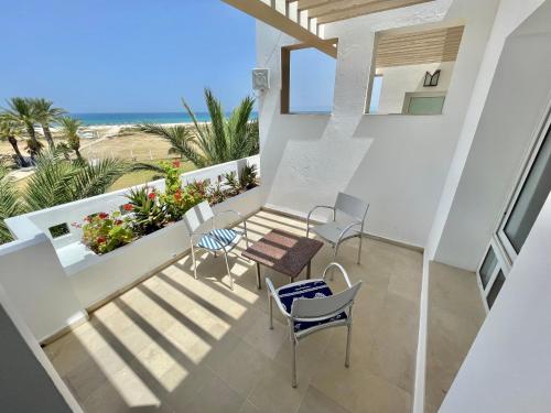 Beachfront Apartment 105 Hotel Andalucia — Bizerte — photo 5