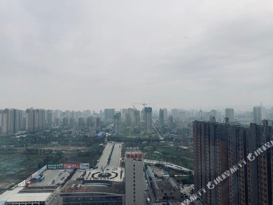 No.99 View Hotel — hotel in Weinan