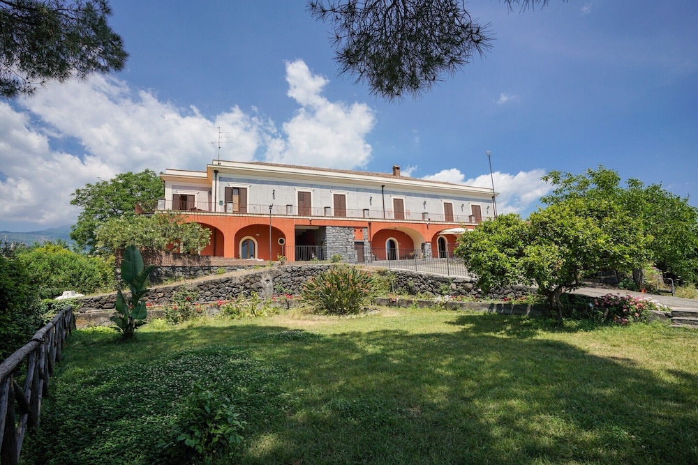 Il Sentiero degli Ulivi - carbon neutral hotel in Santa Venerina