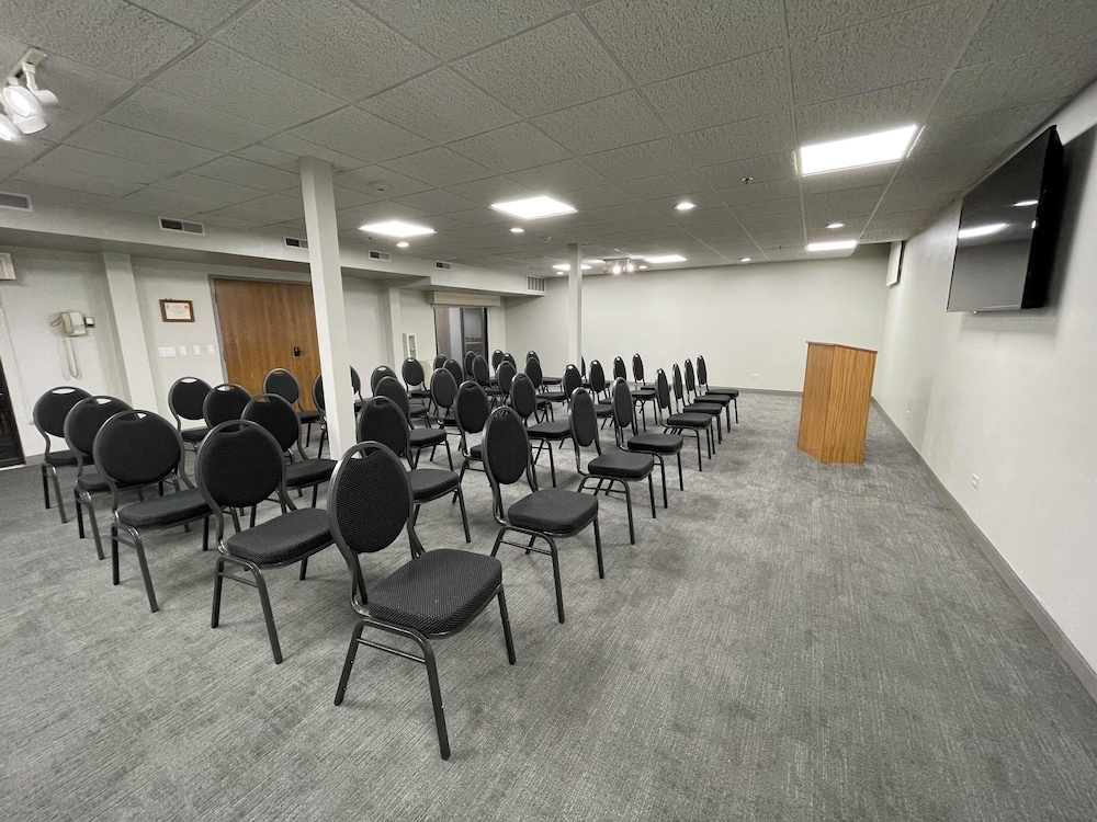Comfort Inn & Suites Mundelein Vernon Hills - photo 27