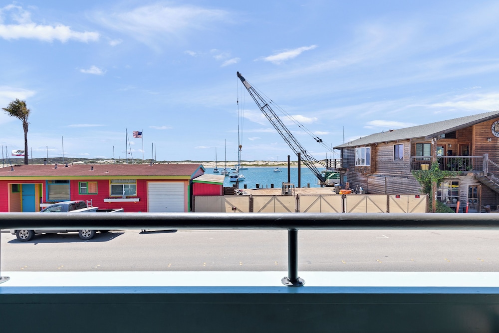456 Embarcadero Inn & Suites - photo 44