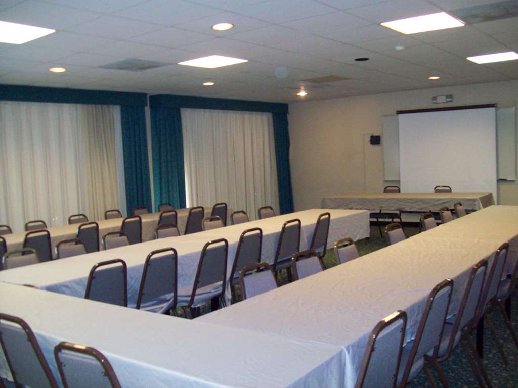 Days Inn by Wyndham Del Rio - photo 45