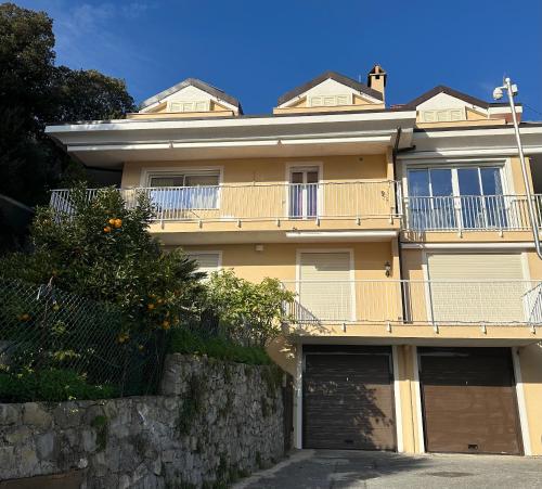 Casetta Panorama con vista mare — 4-Star Luxury Hotel in Camporosso, Italy
