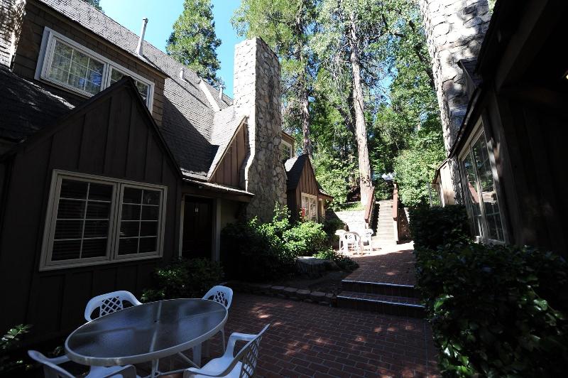 Saddleback Inn at Lake Arrowhead - photo 46