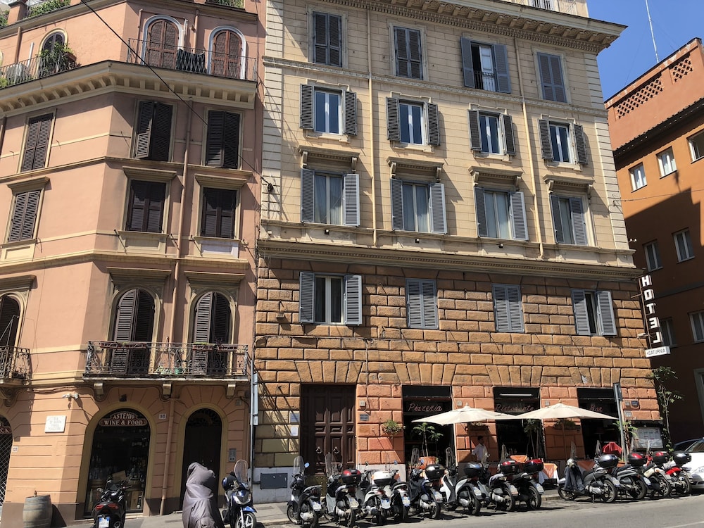 Elle Cavour Guest House — 4-Star Luxury Hotel in Rome, Italy