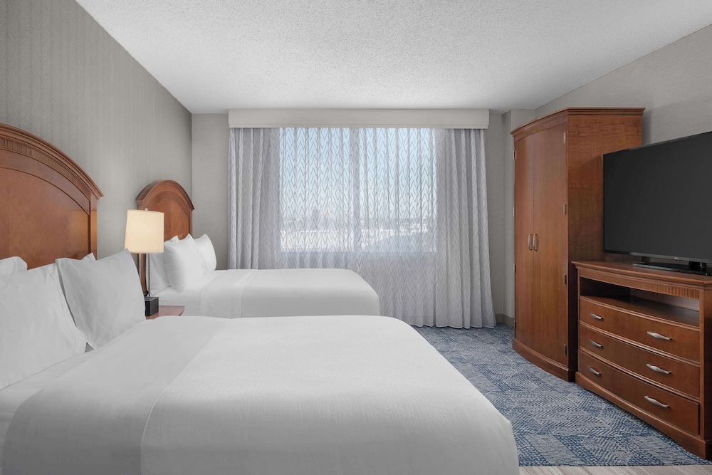 Embassy Suites by Hilton El Paso - photo 23