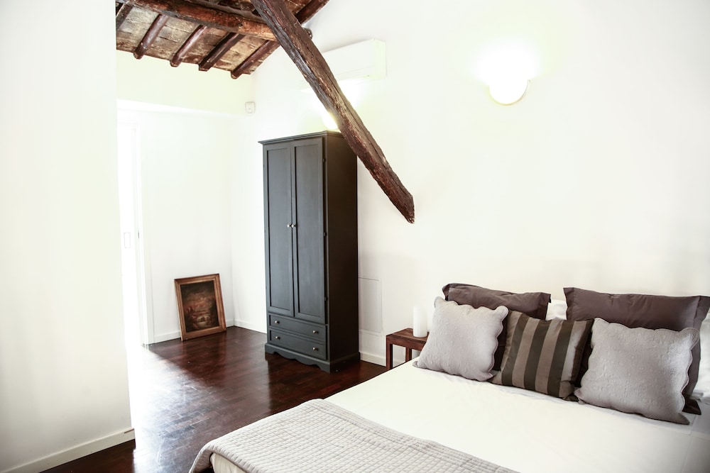 Vicolo Moroni Apartment — 4-Star Luxury Hotel in Rome, Italy
