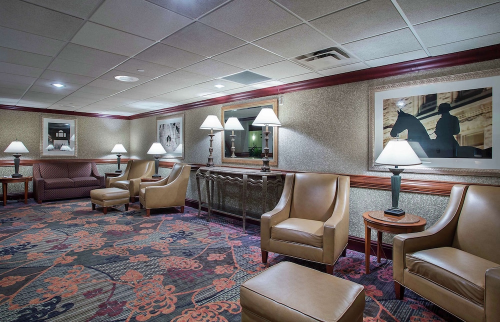 Embassy Suites by Hilton Lexington UK Coldstream - photo 6