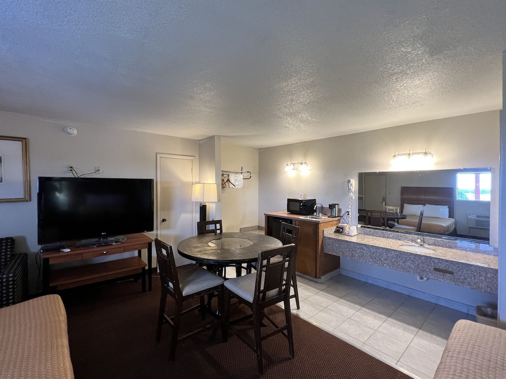 Americas Best Value Inn Edna - photo 14