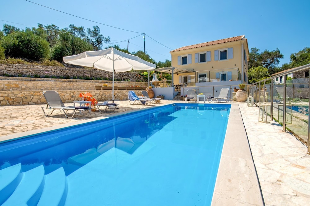 Villa Constadina Large Private Pool A C Wifi 3331 — 4-Star Luxury Hotel in Gaios, Greece