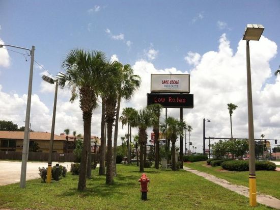 Lake Cecile Inn and Suites - featured photo