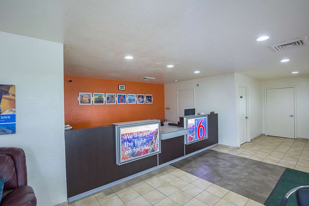 Motel 6 Madisonville TX - photo 24