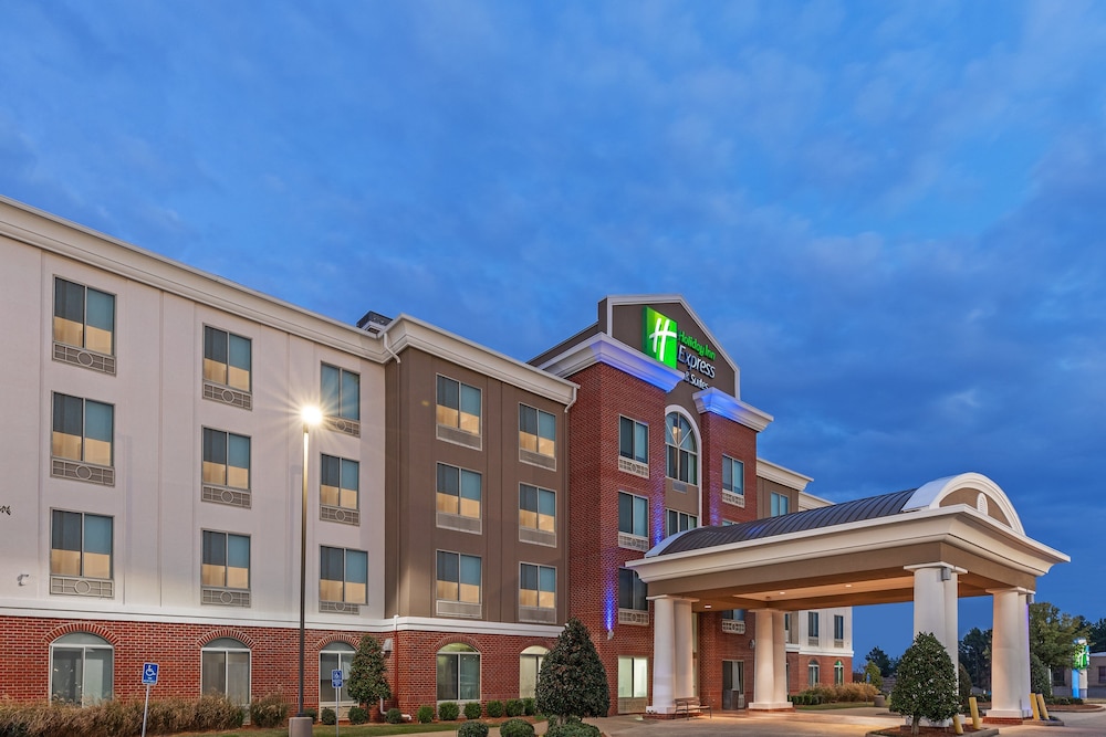 Holiday Inn Express & Suites West by IHG - photo 40