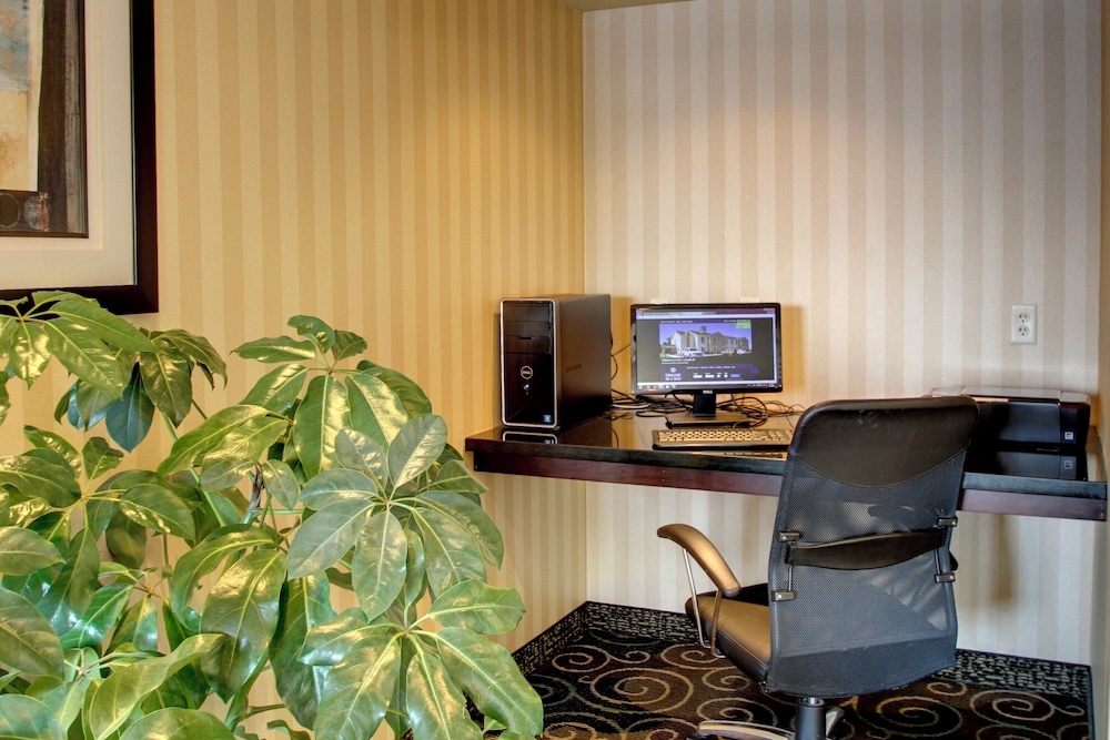 Cobblestone Inn & Suites Carrington - photo 47
