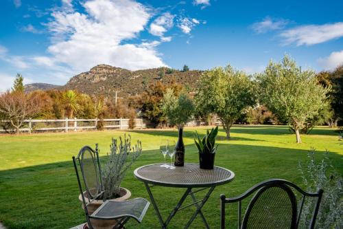 Mountain View Bliss Albert Town Holiday Unit in Wanaka, New Zealand