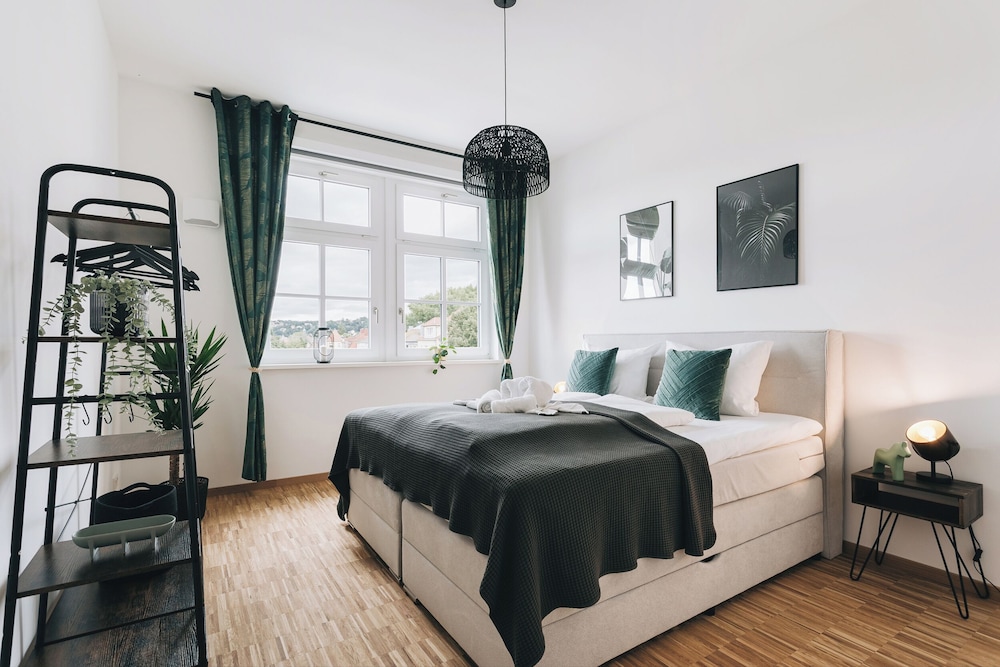 Oasis Appart Wohnen in Dresden Netflix Tiefgarage Dachterrasse — 4-Star Luxury Hotel in Dresden, Germany