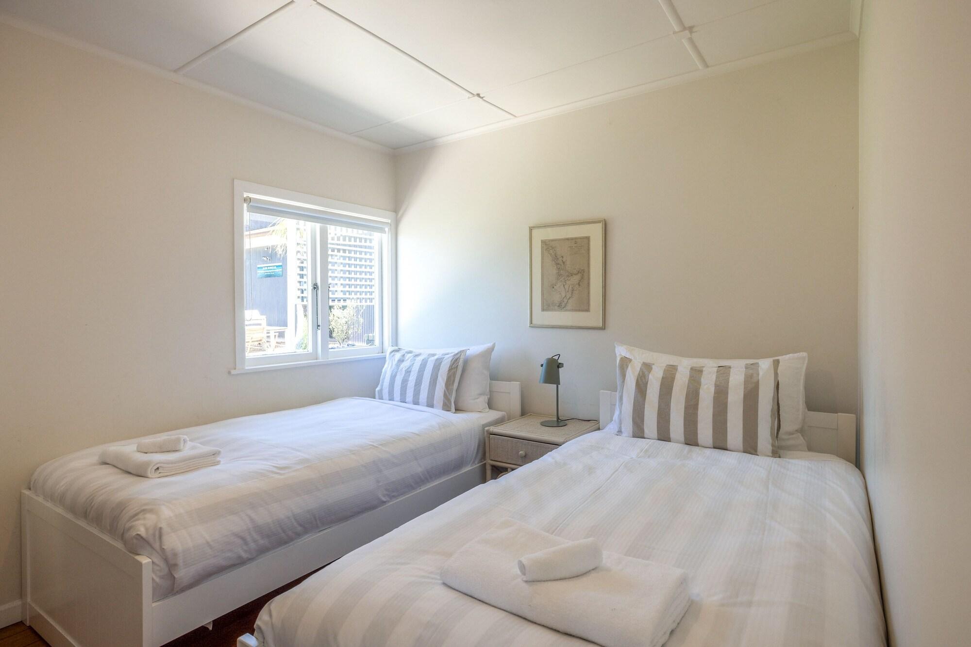 Beachfront Bliss Stay Waiheke in Unknown City, New Zealand