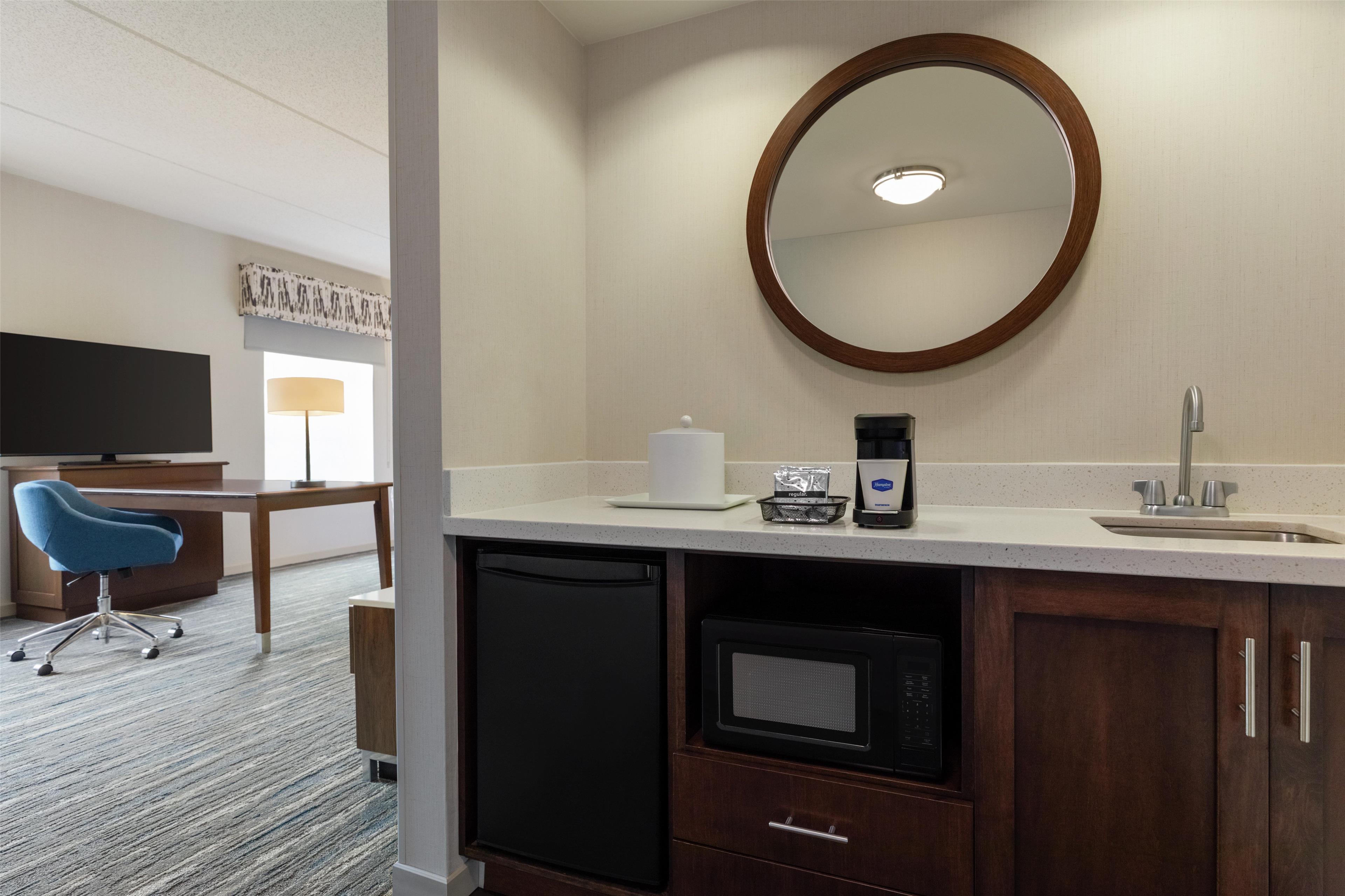 Hampton Inn & Suites Pittsburgh Harmarville - photo 17