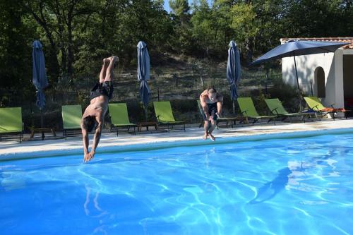 Moulin Des Gypses Gite L'oliveraie Ventoux — 4-Star Luxury Hotel in Mormoiron, France