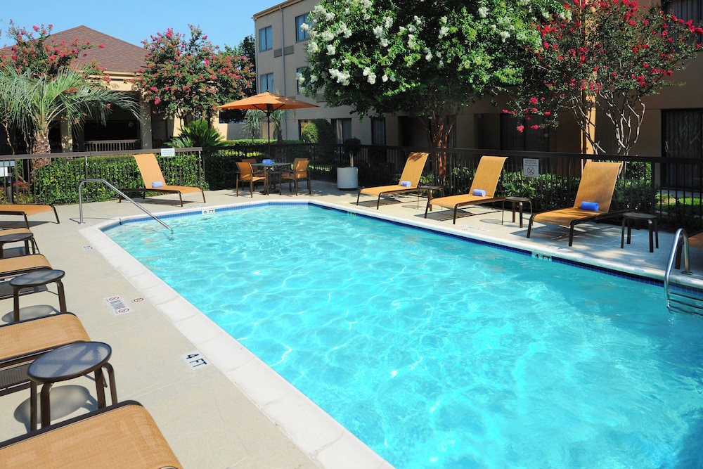 Courtyard by Marriott Houston Hobby Airport - photo 10
