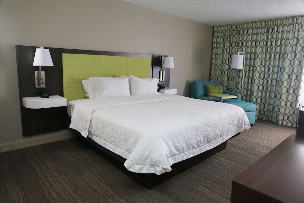 Hampton Inn Sumter - photo 13