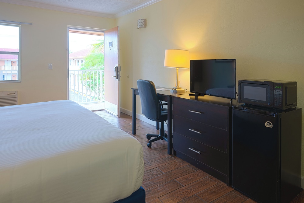 Fairway Inn Florida City Homestead Everglades - photo 30