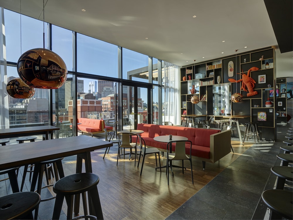 CitizenM Boston North Station Hotel - photo 16