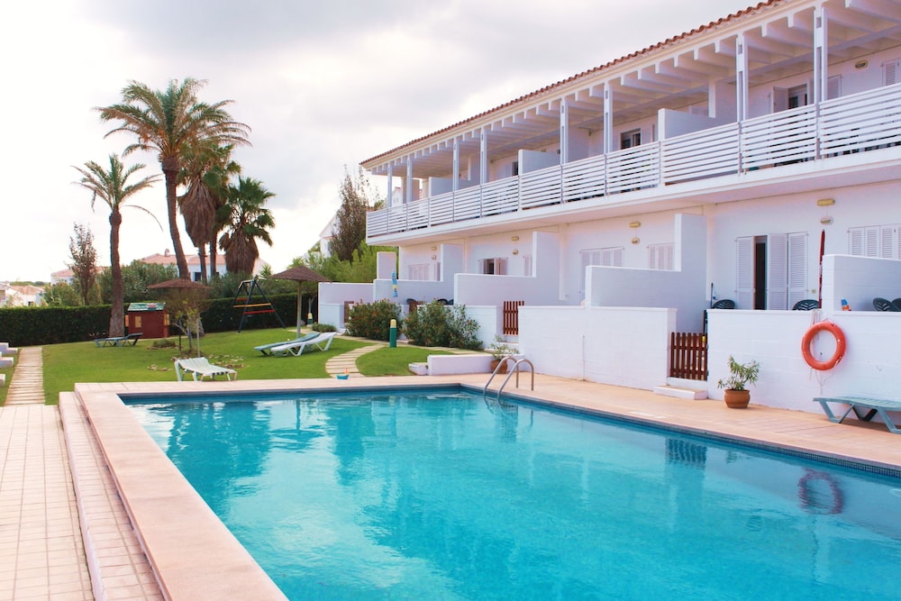 Apartamentos Las Pérgolas — Mercadal — photo 2