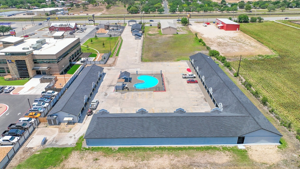Executive Inn of Hondo - photo 30