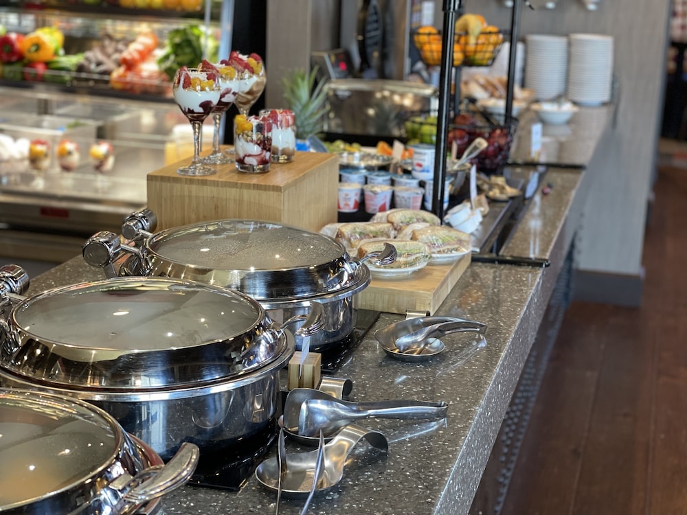 DoubleTree by Hilton Omaha Southwest - photo 28