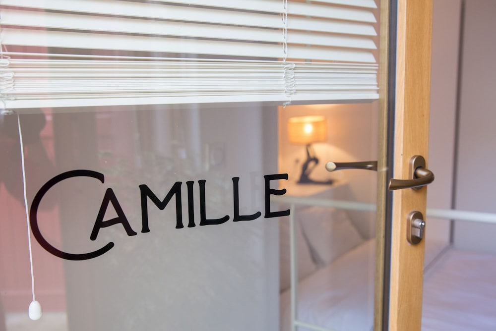 La Maison George — 4-Star Luxury Hotel in Venarey-Les-Laumes, France