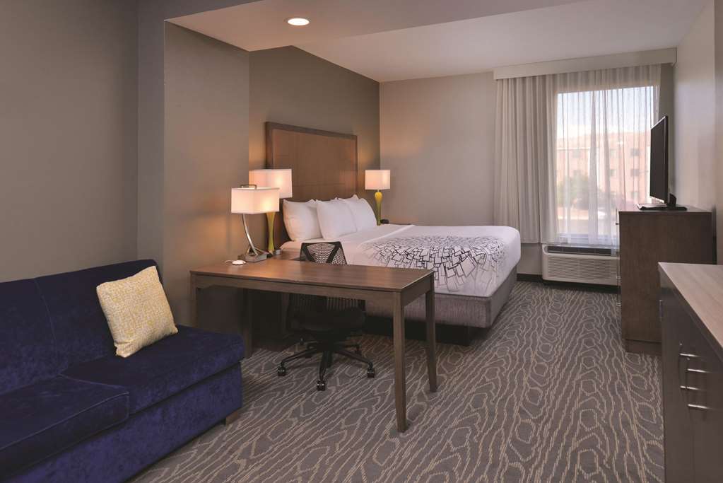 La Quinta Inn & Suites by Wyndham Page at Lake Powell - photo 26
