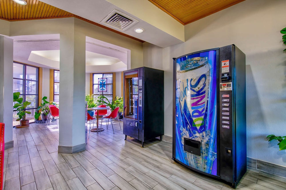 Studio 6 Birmingham AL Medical Center - photo 21
