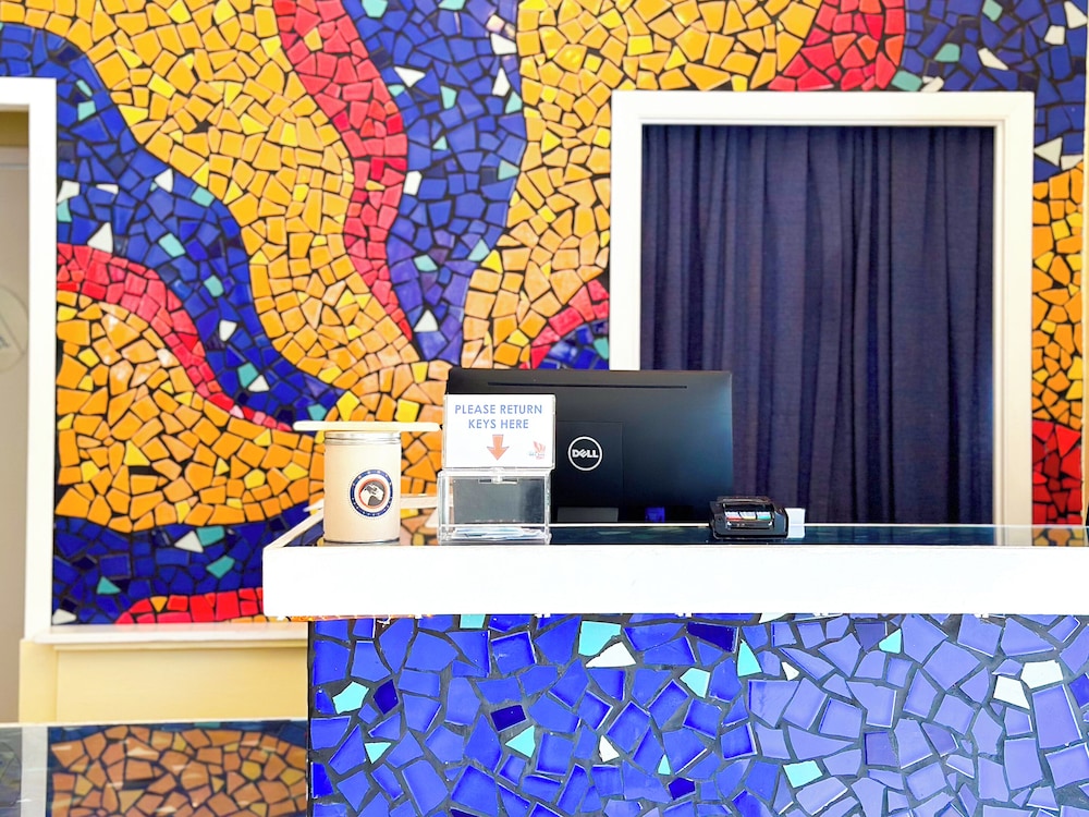 Hotel Del Sol - photo 2