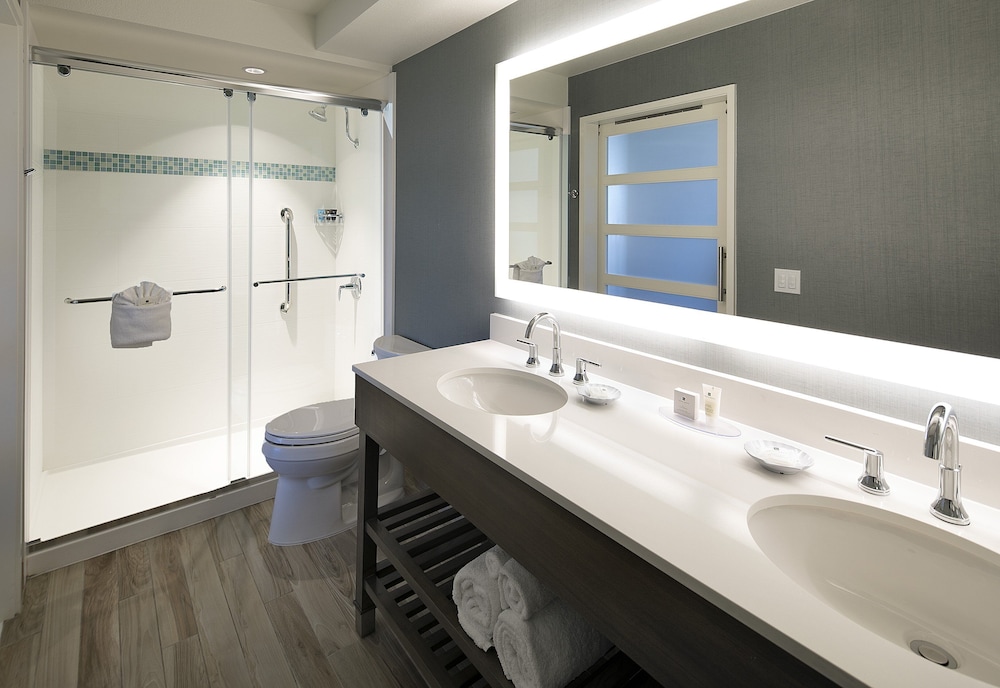 Crowne Plaza Ventura Beach by IHG - photo 40