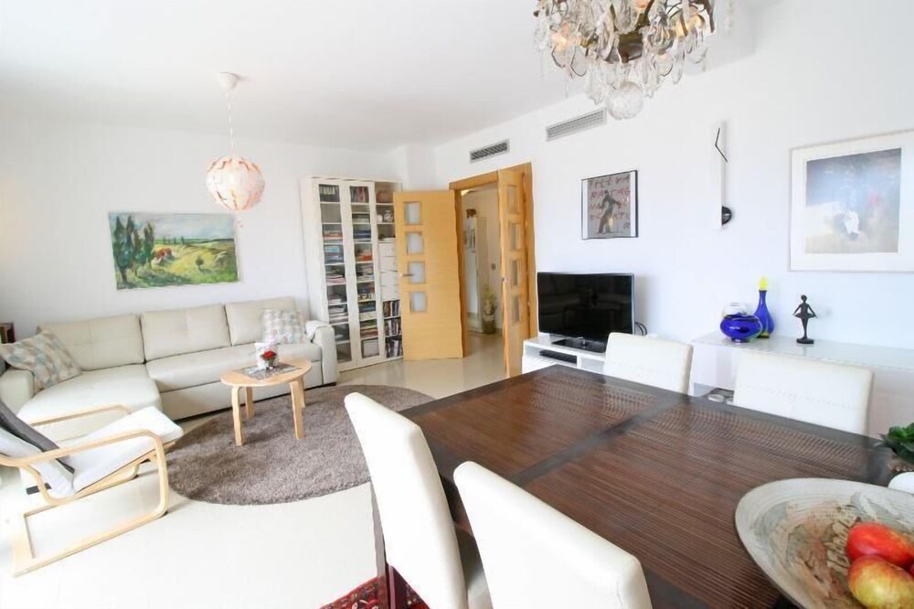 Holiday Apartment Luz De Calpe — 4-Star Luxury Hotel in Calp, Spain
