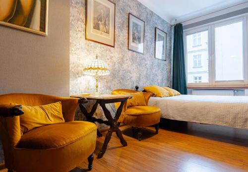 Art Apartament Chmielna 10 — 4-Star Luxury Hotel in Warsaw, Poland