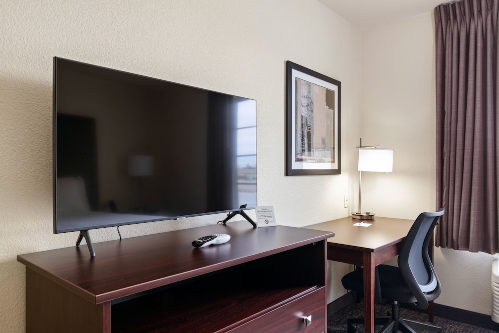 Cobblestone Inn & Suites Yuma - photo 21