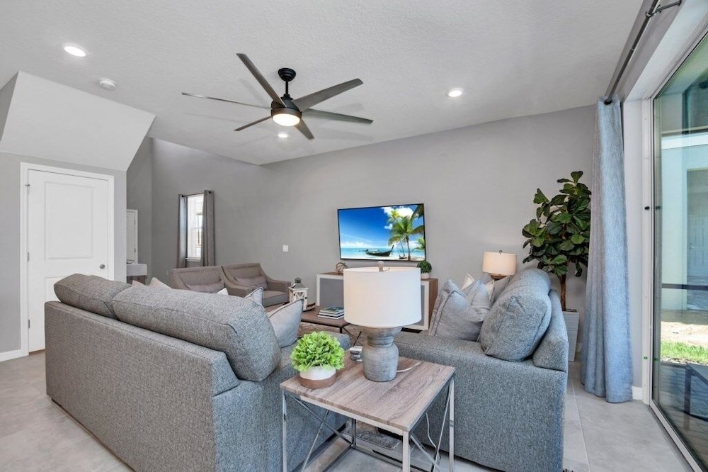 5 Bed With Fantastic Game Room In Fun Resort 5 Bedroom Townhouse by RedAwning - photo 21