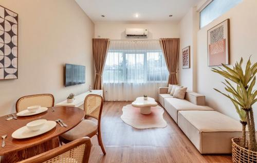 ANNAM Panorama Lakeview Garden & Balcony WestLake — 4-Star Luxury Hotel in Hanoi, Vietnam