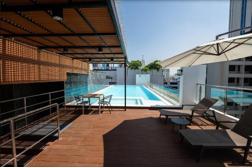 6th Avenue Sukhumvit BKK 301 BTS Asoke Nana MRT
