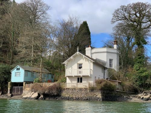 The Bathing House — 4-Star Luxury Hotel in Totnes, United Kingdom