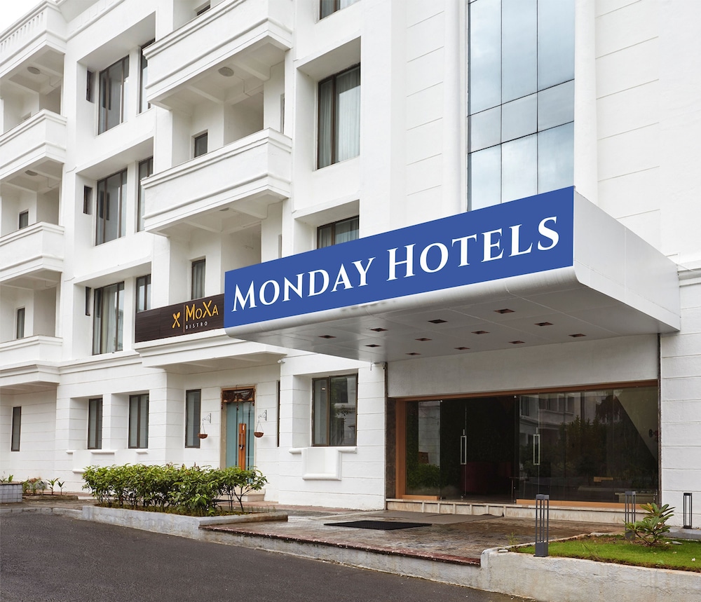 Monday Hotels Mahape in Navi Mumbai, India
