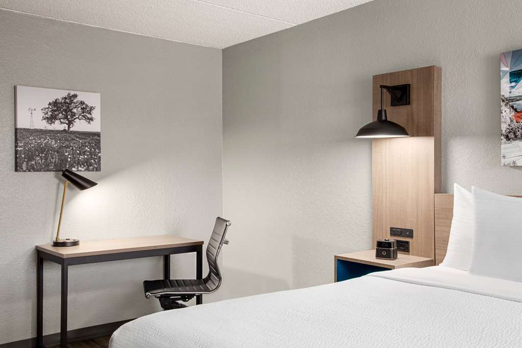 La Quinta Inn by Wyndham Temple - photo 14