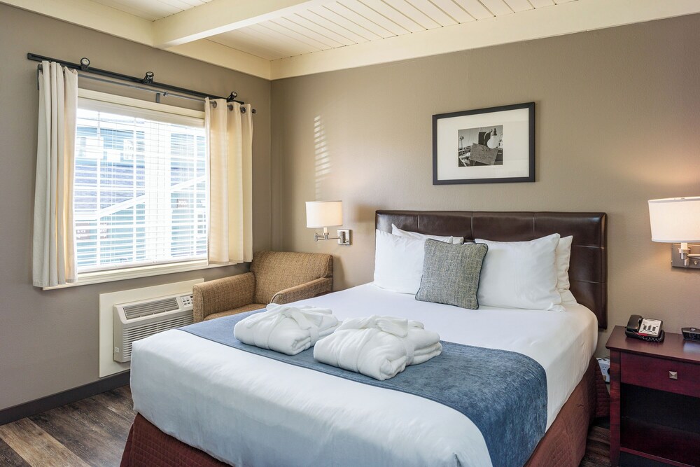 Earthbox Inn & Spa - photo 13