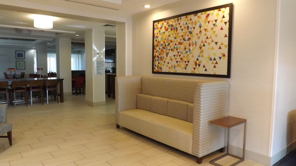 Holiday Inn Express Hotel & Suites Dyersburg by IHG - photo 56