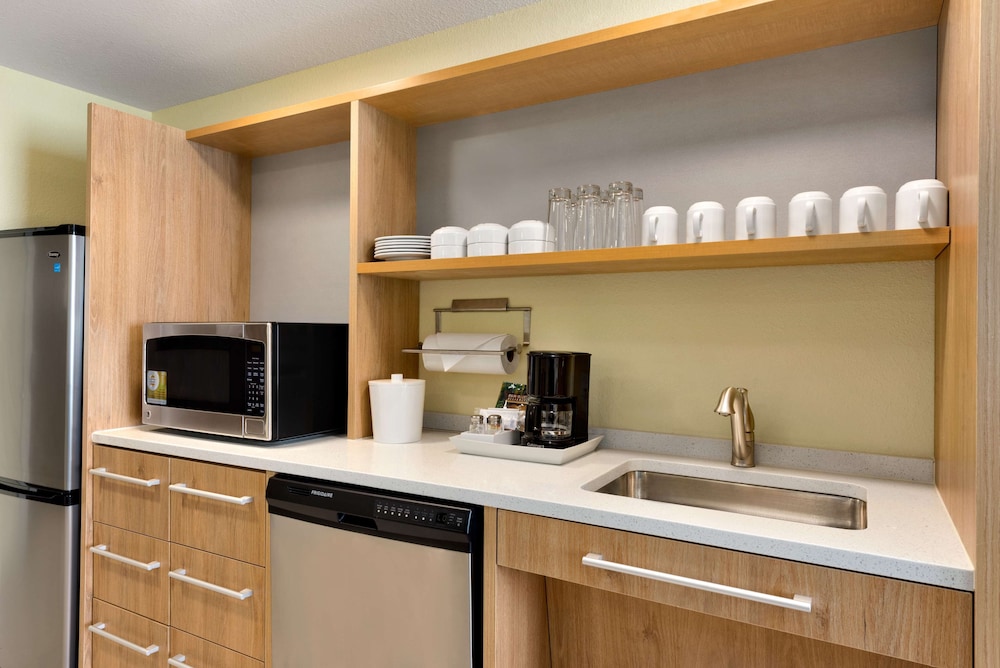 Home2 Suites by Hilton Cleveland Beachwood - photo 12