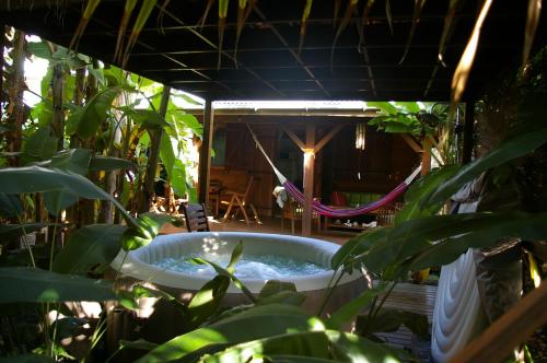 Kaz Creole Aventure Tropicale Insolite Fibre Jardin Et Jacuzzi Prives in Saint-Francois, Guadeloupe