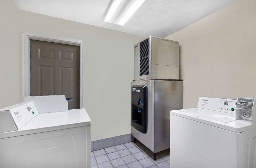 Days Inn by Wyndham Savannah - photo 38