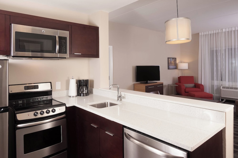 TownePlace Suites Charleston Airport Convention Center - photo 15